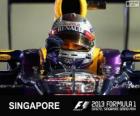 Σεμπάστιαν Φέτελ πανηγυρίζει τη νίκη του στο Grand Prix της Σιγκαπούρης το 2013